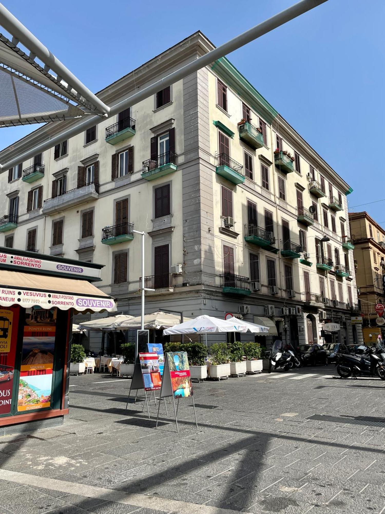 Napoli Centrale Suite エクステリア 写真